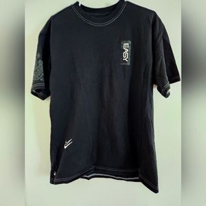 Nike Tee - Men's Loose fit tee, size M